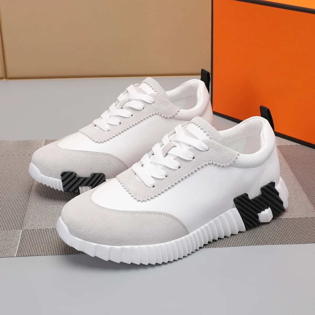 Leather Men's Shoes Comfortable Breathable British Style Casual Running Shoes Fashionable Board Shoes round Toe Thick Bottom