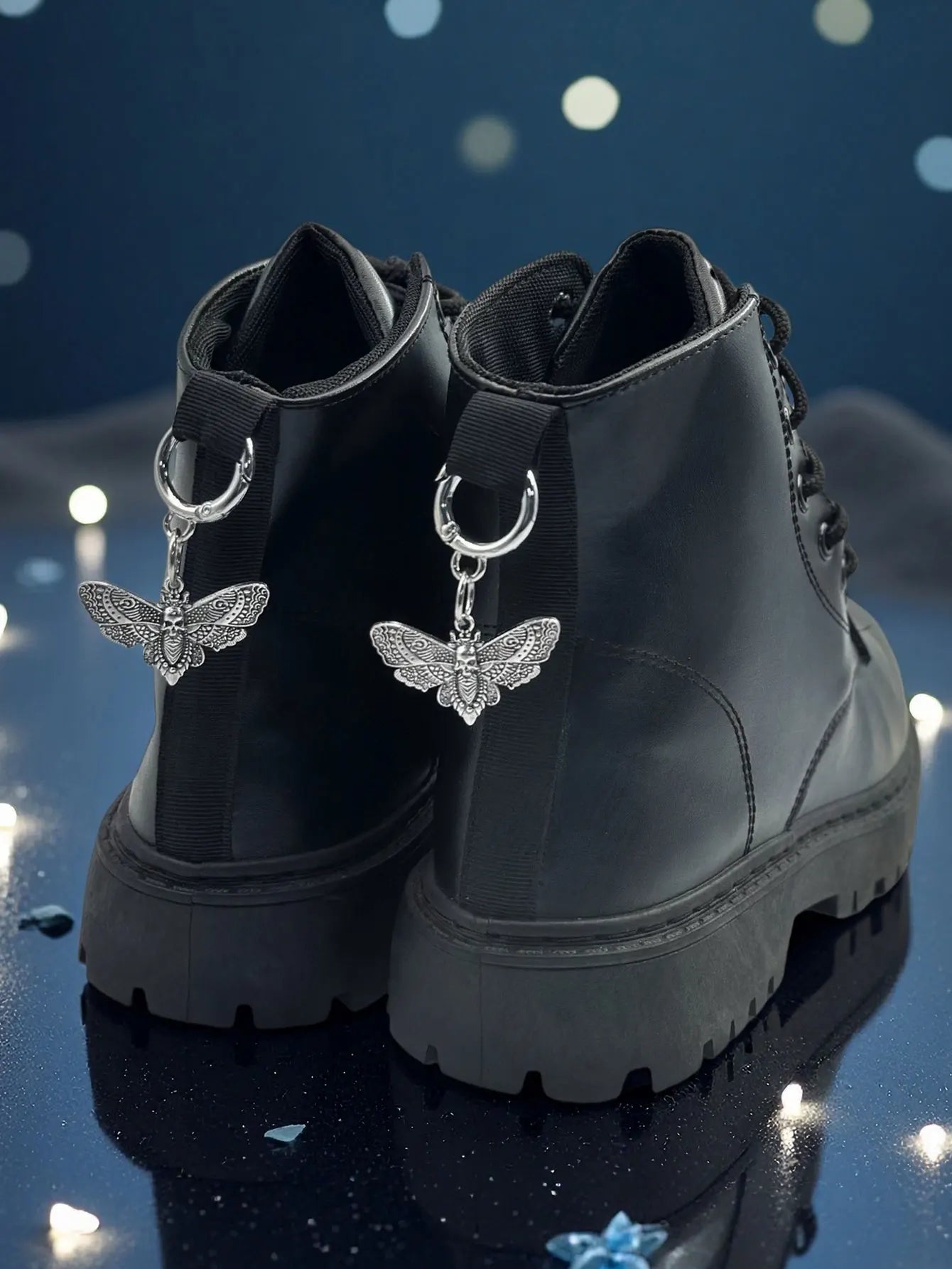 1 Pair of Gothic Ancient Silver Black Skull Butterfly Moth Decoration for Boots, DIY Shoe Accessories Add Mysterious Atmosphere for Women and Men - Compact, Exquisite, Multifunctional Fashion Items, Halloween Gifts