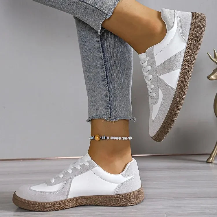 2025 autumn new flat sports shoes for women fashionable mixed color lace up vulcanized shoes comfortable casual shoes