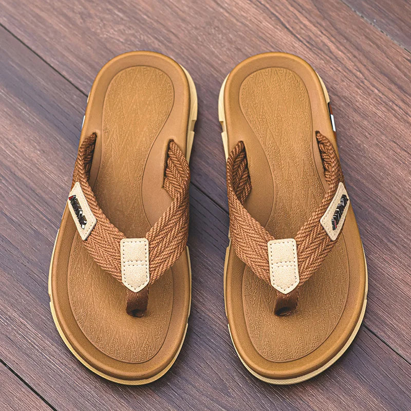 Stylish, versatile men’s moccasin sandals with soft soles, comfortable, slip-resistant, and durable, perfect for outdoor use.