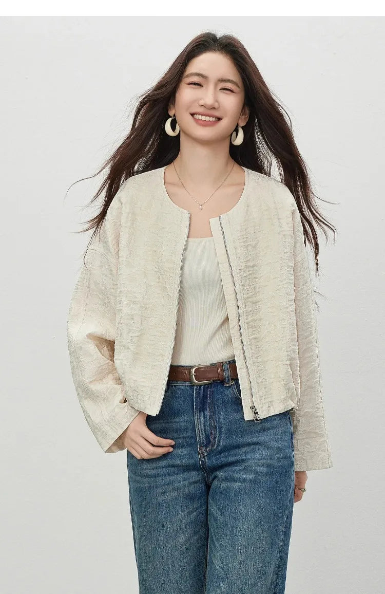 SENTUBILA Women's Loose Cropped Jacket 2026 Spring New Minimalist Round Neck 3D Embossed Jacquard Textured Zipper Coat 161WB6323