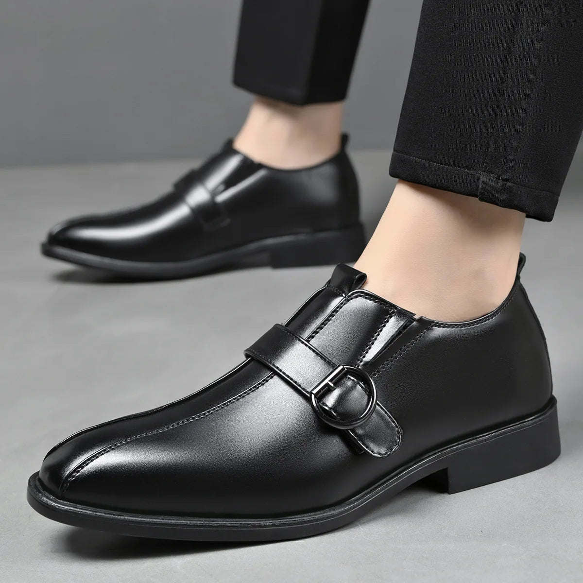 Designer Big Size 38-47 Men Dress Shoes Fashion Solid Color Wedding Shoes Male Spring Autumn Buckle Designer Man Leather Shoe