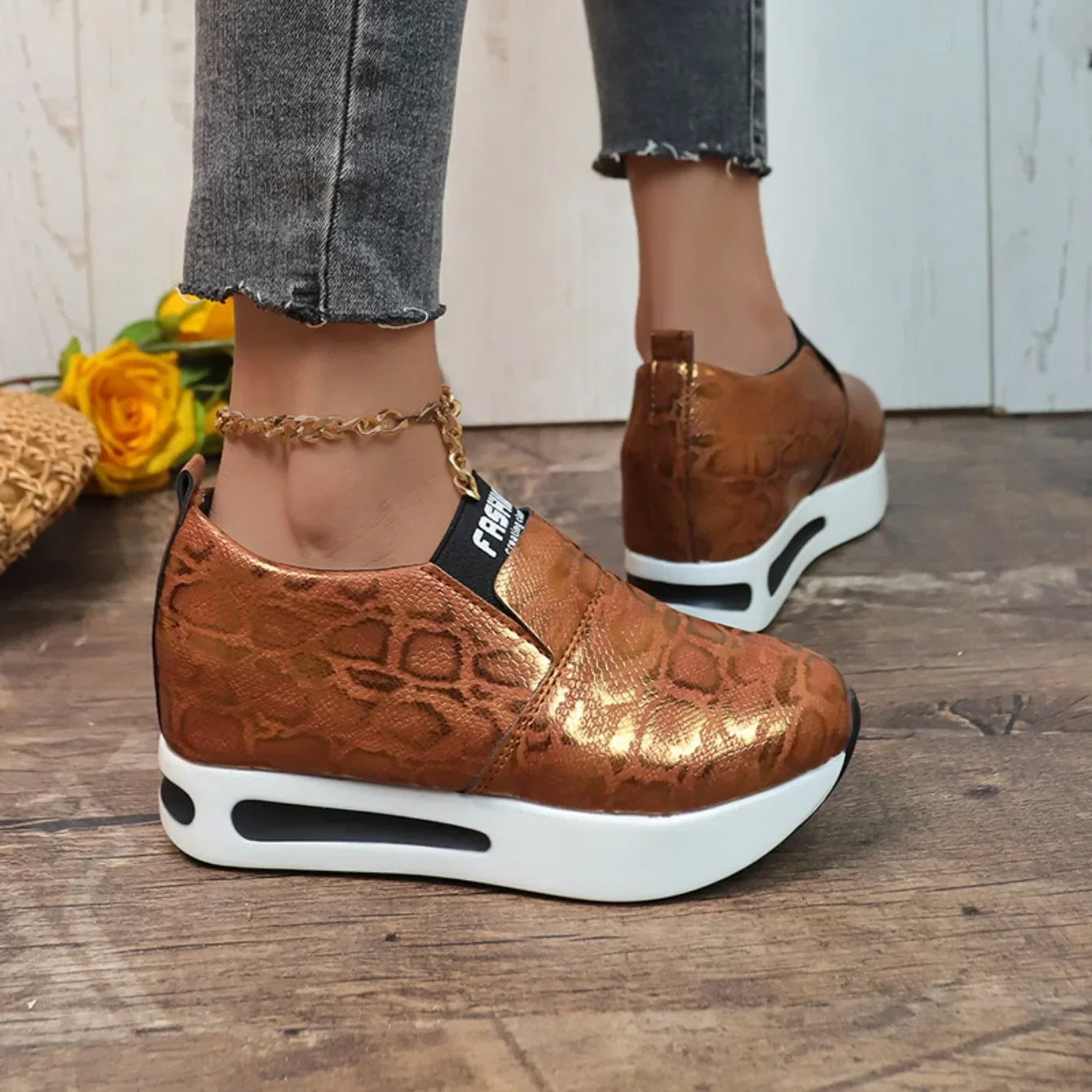 Women Sneakers New Casual Non-Slip Platform Sneakers Women Fashion Slip-On Designer Shoes for Women Fashion Lightweight Loafers