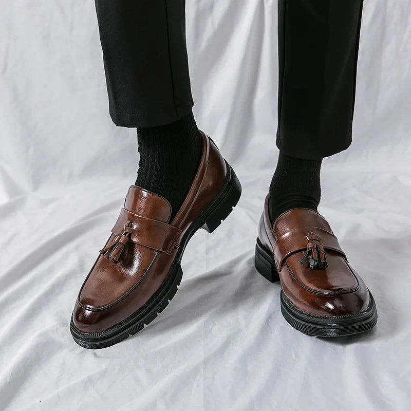 2025 Shoes Men Fashion Soft Moccasins Men Loafers High Quality Leather Tassel Shoes Mens Flats Driving Shoe Plus Size 46