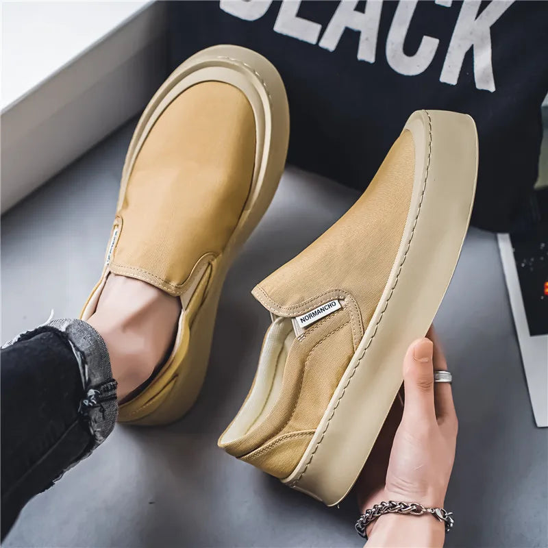 New Arrival Low Price Mens Breathable High Quality Casual Shoes Solid Color Canvas Casual Shoes Slip On Men Fashion Flats Loafer