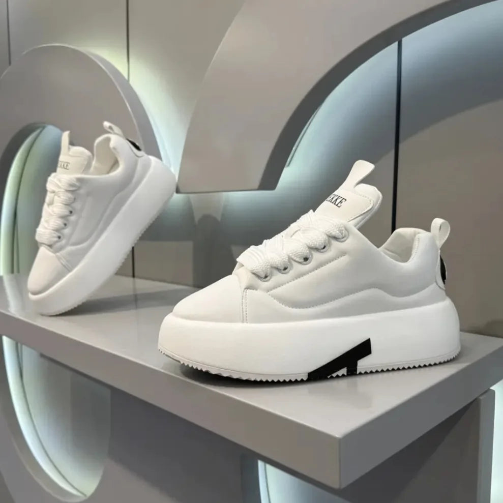 Thick Bottom Heightening White Shoes Round Toe Lace Up Casual Board Shoes Men Anti-slip Comfort Sneakers Fashion Running Shoes