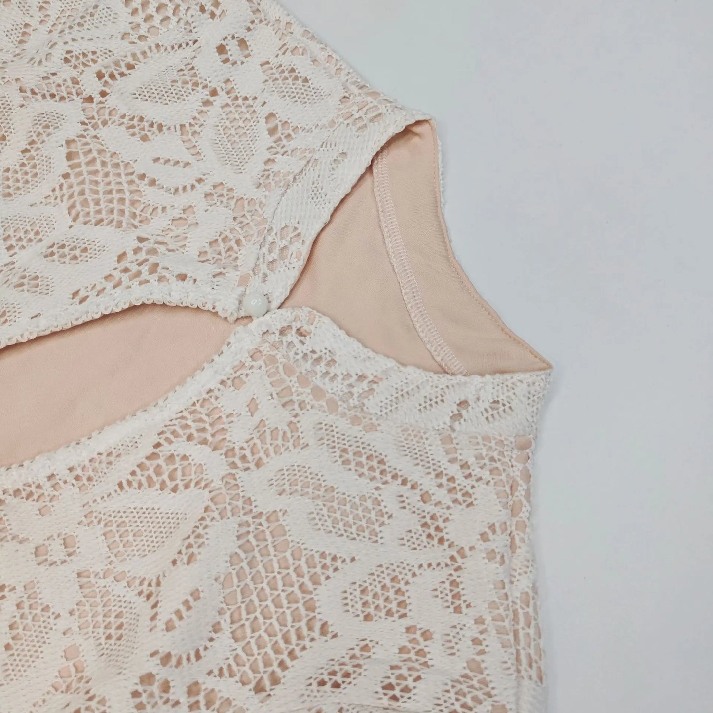 Suninheart Hollow Out Long Sleeve Cocktail Dress Women Lace Stand Collar