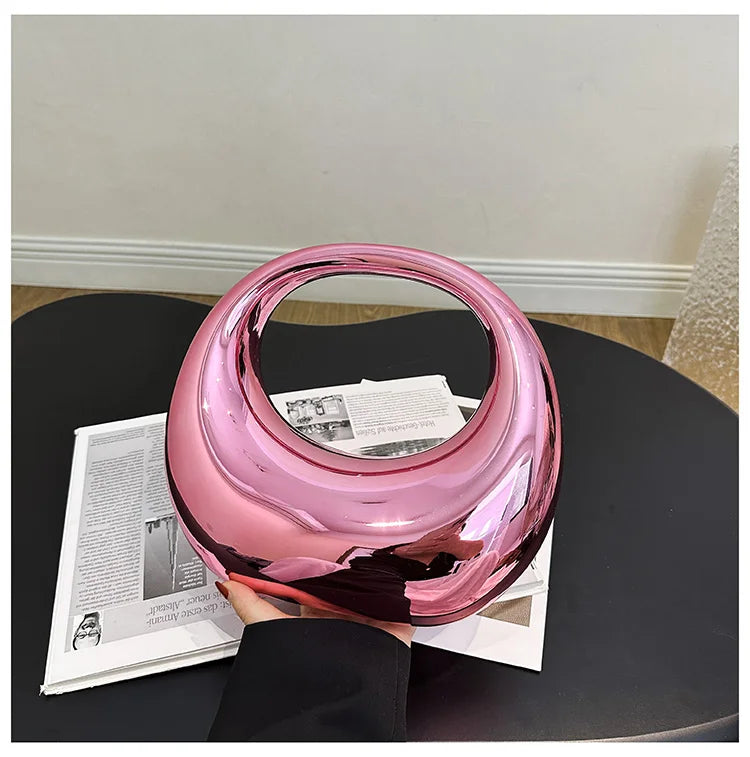 Hot Selling Creative Design Women's Top-Handle Bag PVC Metallic Luster Half Moon Banquet Women's Bag 2026 New Luxury Handbag