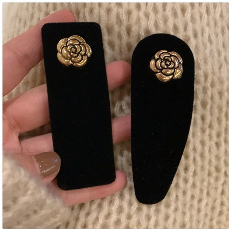 Fashion Women Autumn Winter Camellia Hair Band Headwear 2025 New Vintage Gold Badge Headpiece Plush Headband Hair Accessory BAZAARHUBO