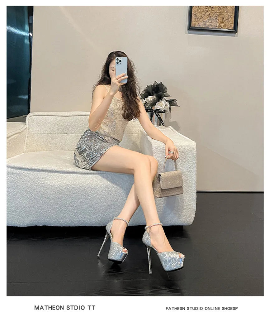 Peep Toe Fashion Rivet Buckle Women Sandals Summer Black Pink Platform Patent Leather High Heels Hollow Party Ladies Bride Shoes