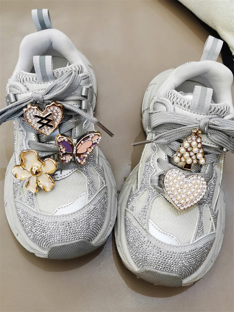 2PCS DIY Flower Shoelaces Charm Christmas Tree Shoes Buckle Decorations Heart Shaped Shoe Clips Butterfly Shoes Lace Accessories