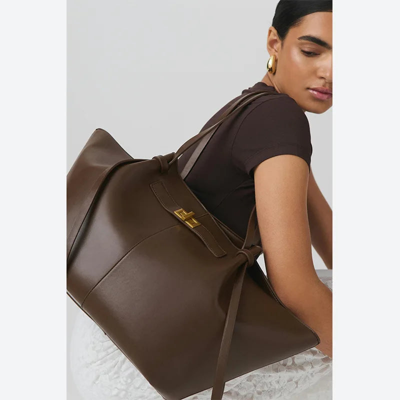 Fashion Large Capacity Trapeze Bag Designer Chic Lock Women Shoulder Bags Luxury Pu Leather Handbags Trend Underarm Bag 2025