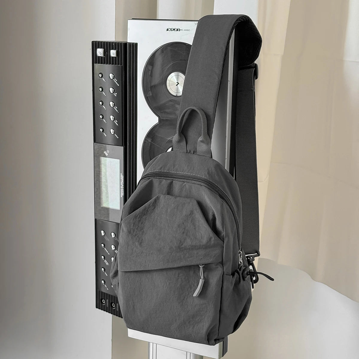 Men's Chest Bag, Fashionable Chest Messenger Bag, Niche Waist Bag, Large-Capacity Casual Commuter Shoulder Bag, Mountain Climbing