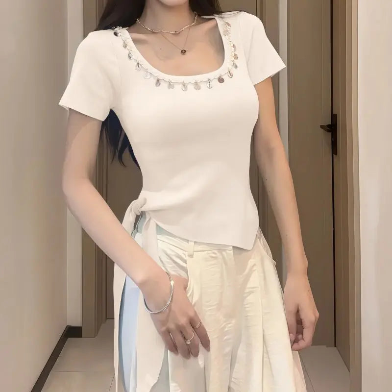 Short-sleeved Women's Top Bestseller 2025 New French Stylish Design Slimming and Flattering, Popular Online Clothing