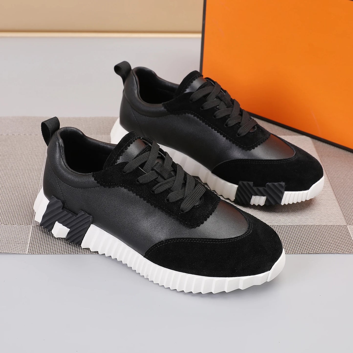 Leather Men's Shoes Comfortable Breathable British Style Casual Running Shoes Fashionable Board Shoes round Toe Thick Bottom