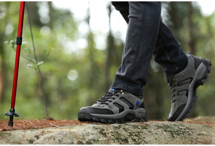 Men's Outdoor Climbing Shoes Breathable Waterproof Sports Hiking Shoes Rubber Outsole Low Cut Lace up Casual Shoes
