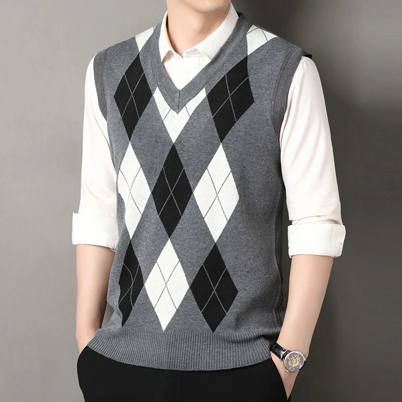 Mens Business Casual Knit Vest Classic Argyle Light Weight Knitwear Suit Vest Versatile Sleeveless Pullover Vests