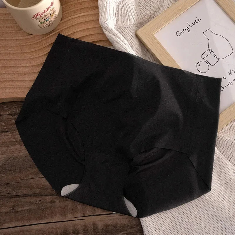 Ladies Summer Thin Quick Dry Ice Silk Triangle Panties Seamless Japanese Style Masking Butt Shaping Sexy 3D Peach Bottom Underwe