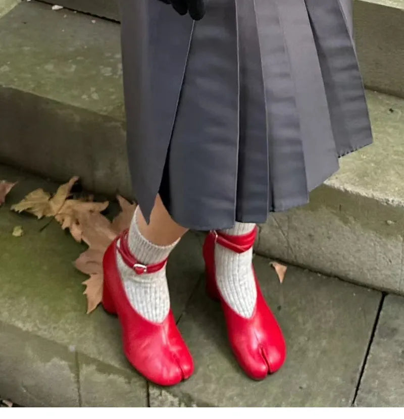 Ins style Vintage Soft Leather Split Toe Tabi Women Pumps Fashion Ankle Strap Thick High heels Spring Autumn Casual Chunky Shoes