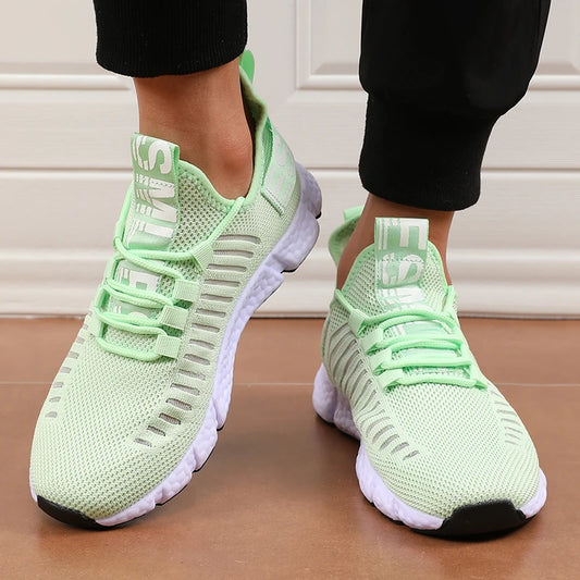 New Men's Sports Shoes with Cushioning Mesh Speculative Stage Hiking Shoes Anti Slip Comfortable Lightweight Gym Training Shoes