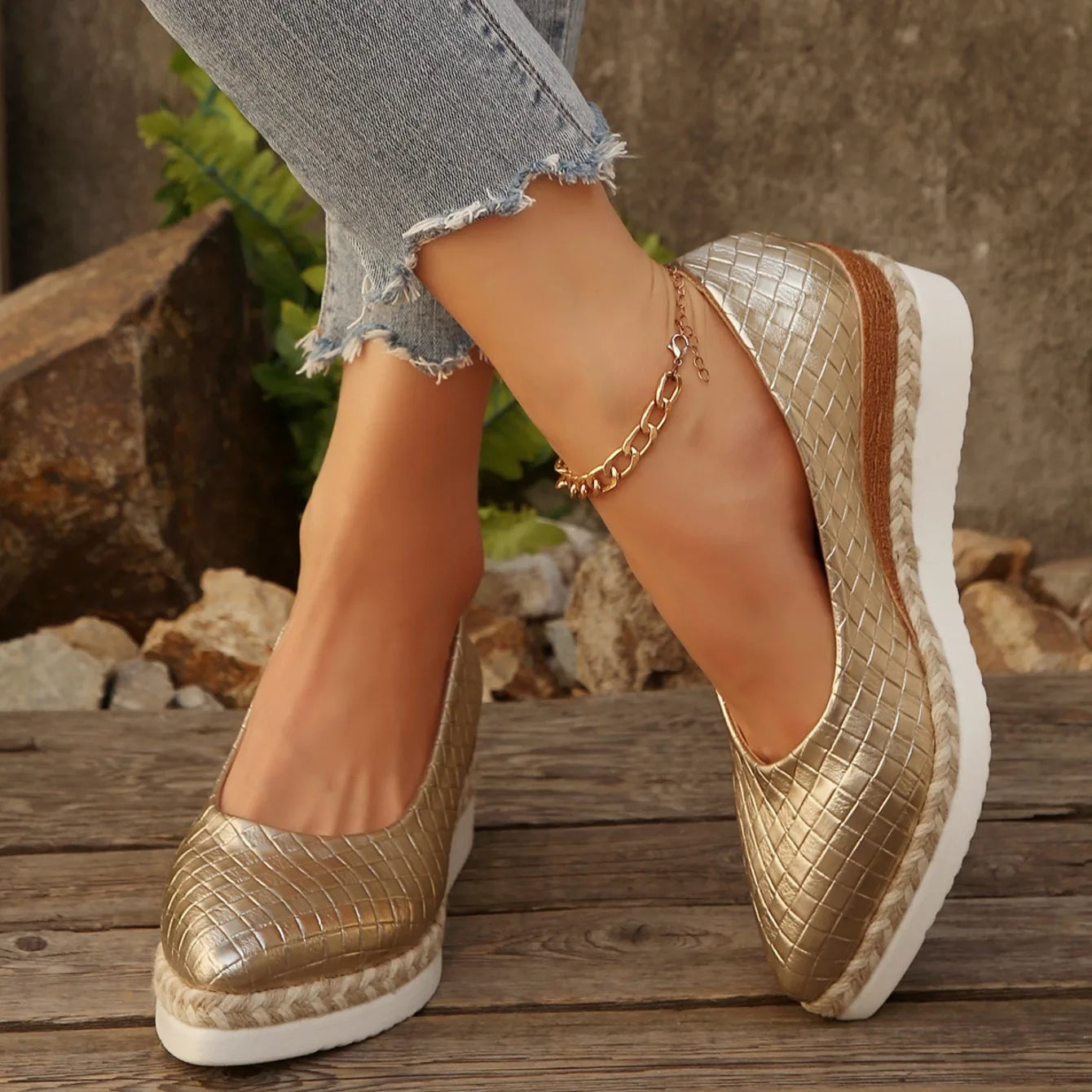 2025 New High Heels Pointed Toe Comfortable High-Heeled Shoes Ladies Shallow Mouth Lace-Up Clogs Wedge Platform Women Sneakers