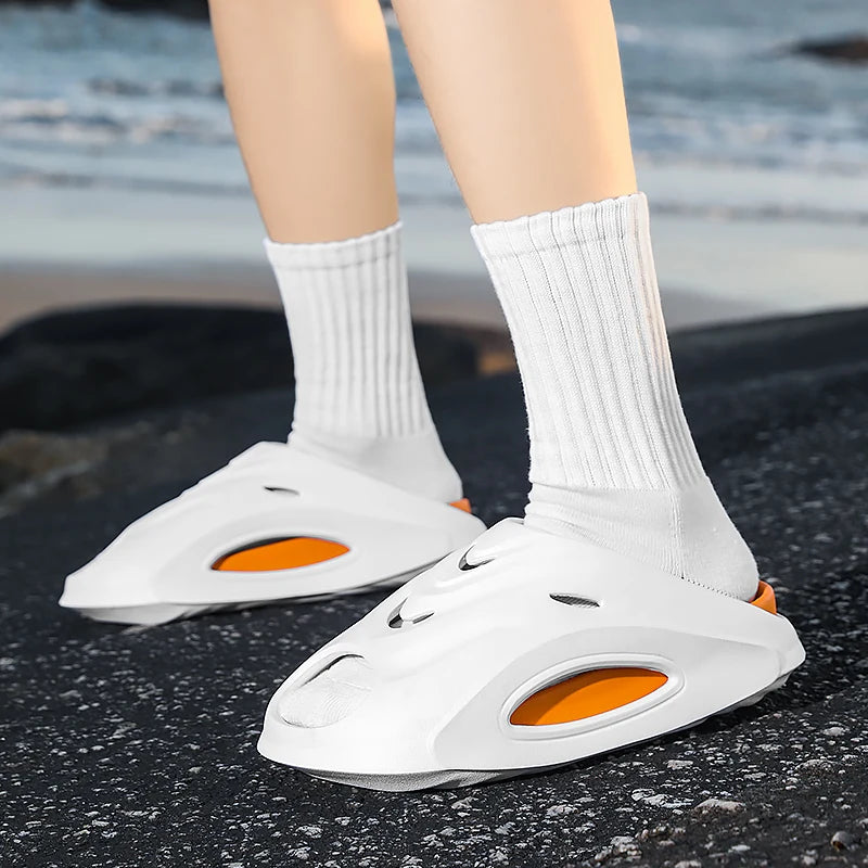 New Men's Slippers Outdoor Indoor Beach Sandals Comfortable Thick Soft Slides Men Women Casual Shoes Men Flip-flops Slippers