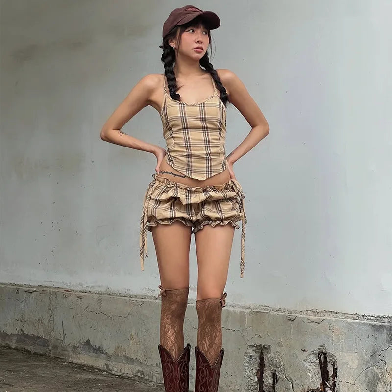 Vintage Style Sexy Backless Suspender Top Women's Pleated American Shorts Set