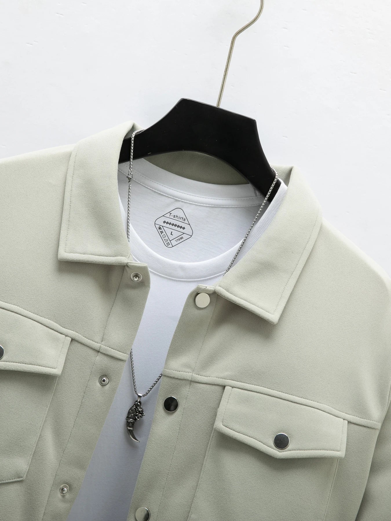 Men's Casual Turn Down Collar Button Up Jacket with Flap Pockets Lightweight Shacket