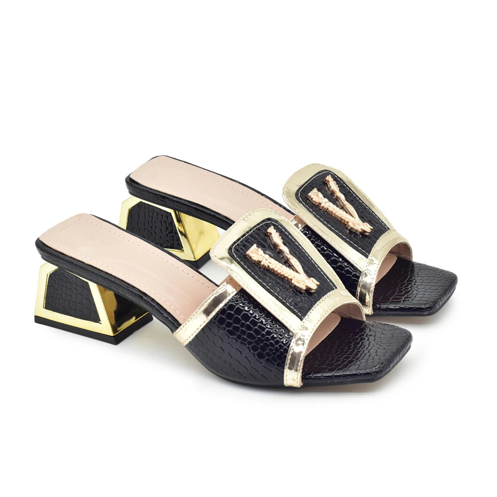 Latest Luxury Designer High Heels Sandals Women Open Toe Pumps Patent Leather Ladies Shoes and Sandals Decorated with Appliques