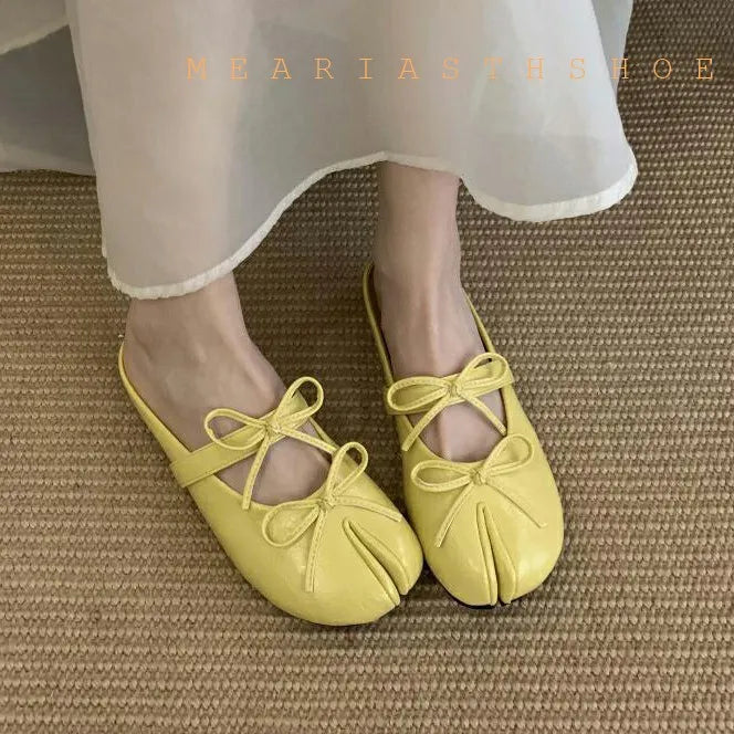 Slip-On Cylindrical Heel Tabi Pumps Bowknot Split Toe High Heels for Women Handmade Multi-Color Novelty Design Leather Shoes New