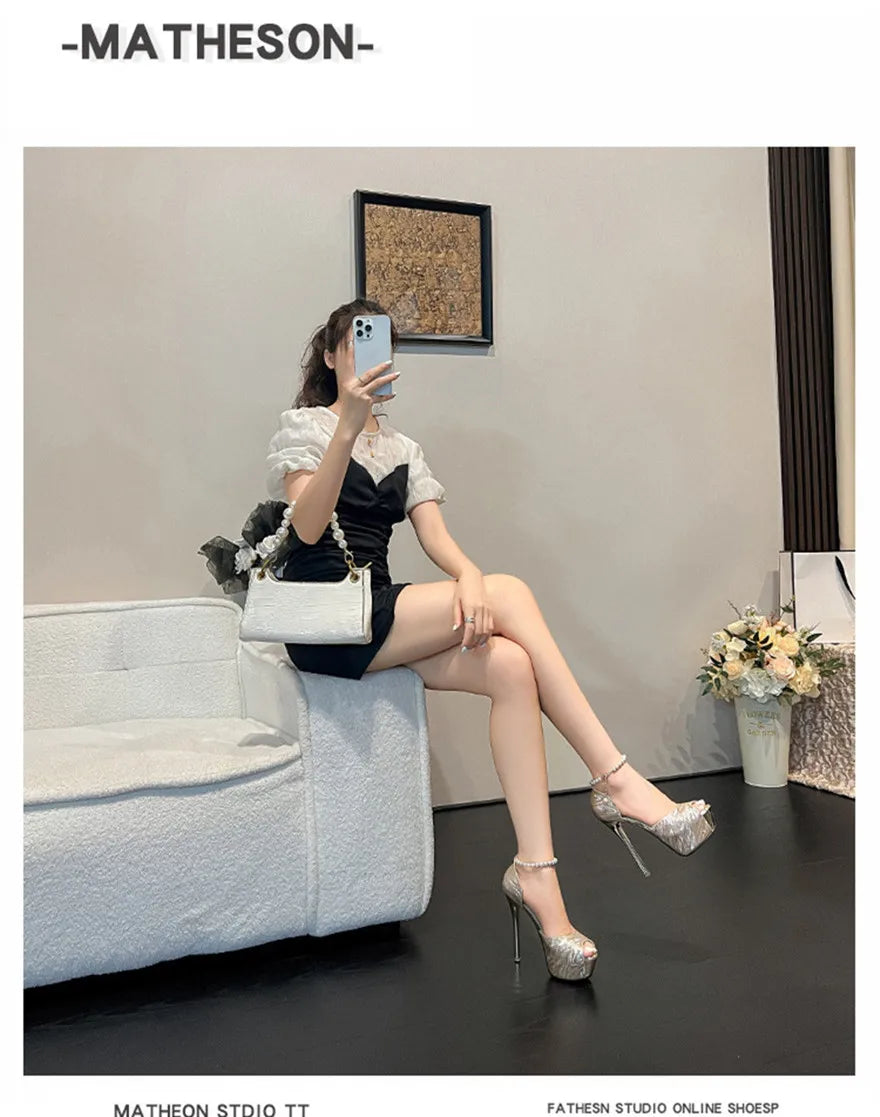 Peep Toe Fashion Rivet Buckle Women Sandals Summer Black Pink Platform Patent Leather High Heels Hollow Party Ladies Bride Shoes