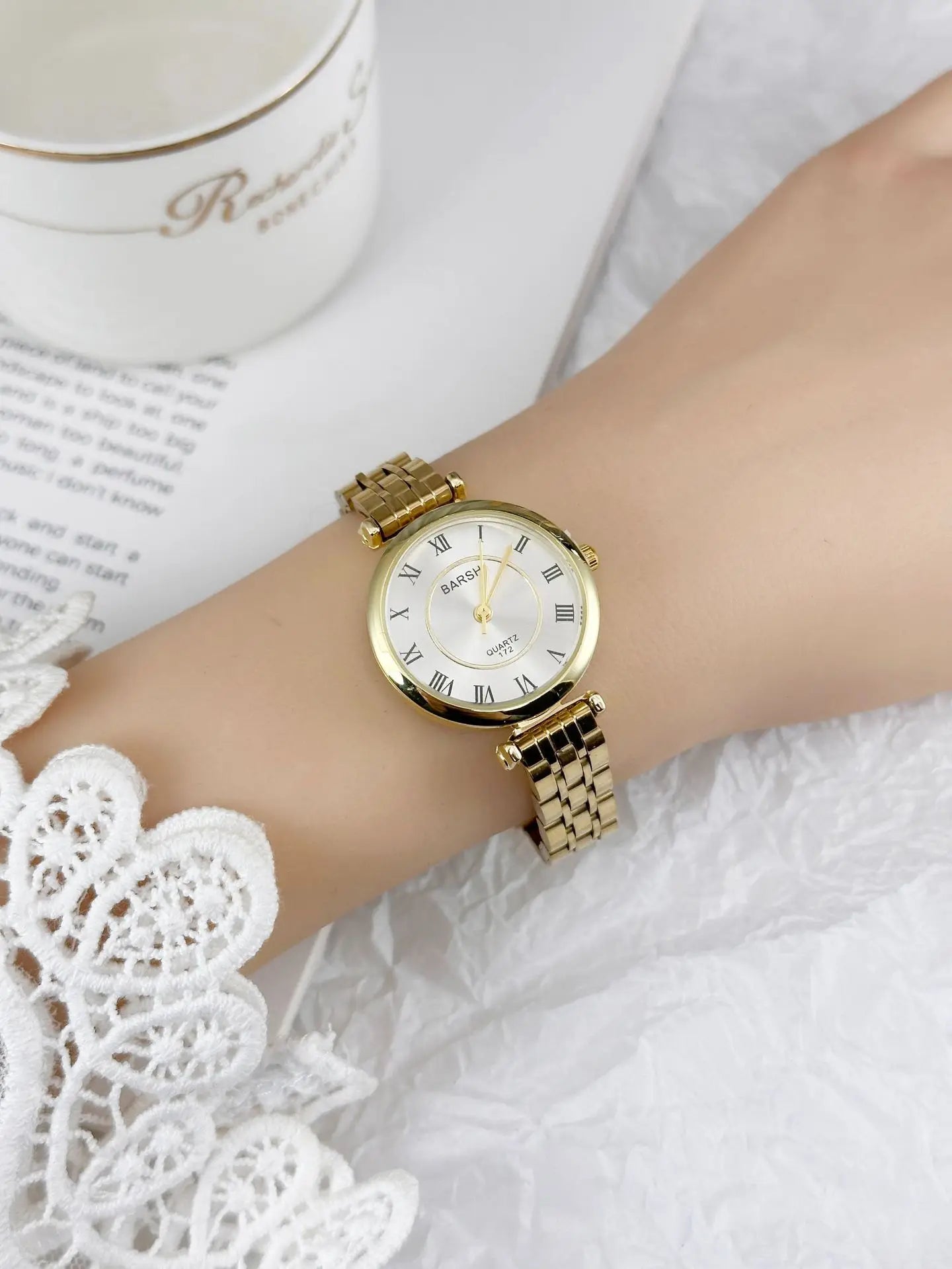 UTHAI New Women's Watch Steel Strap Exquisite Ladies' Watches Simple Thin Compact Fashion Wrist Watch Clock