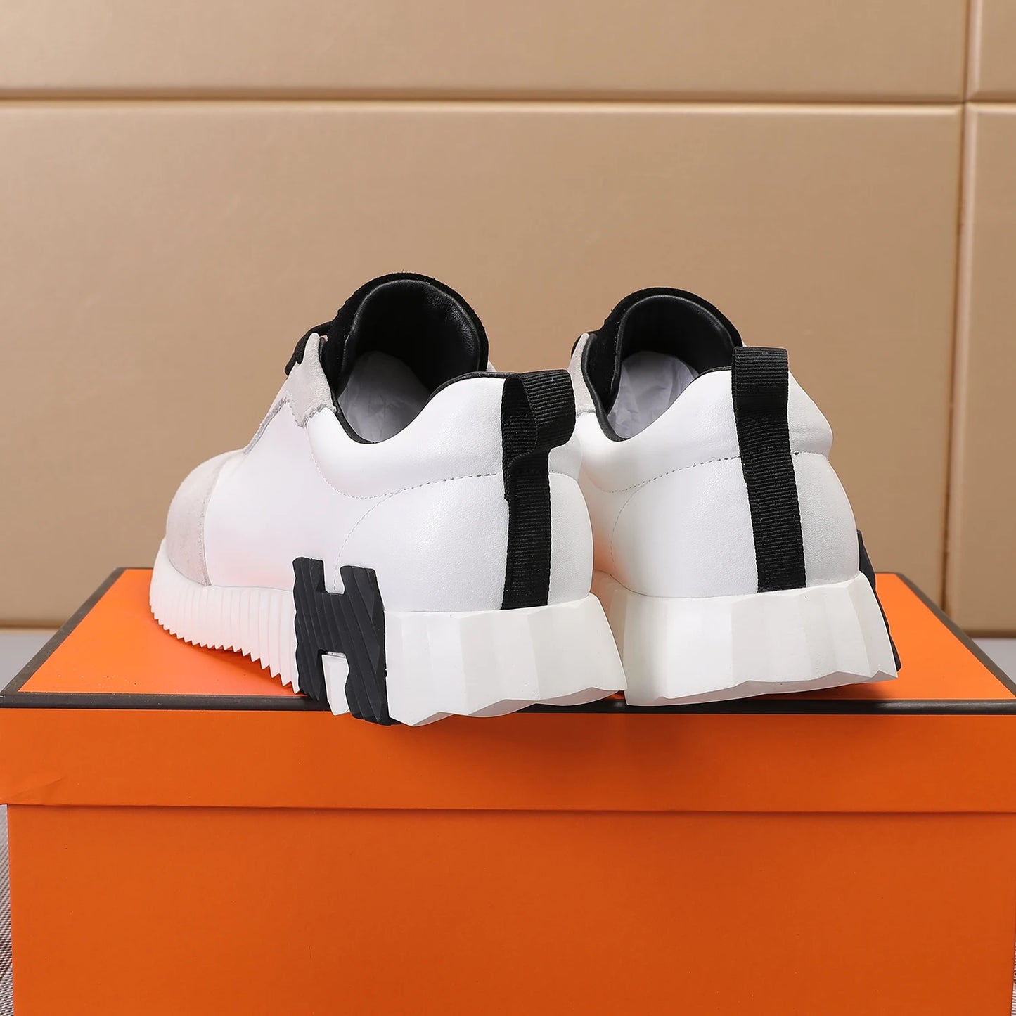 Leather Men's Shoes Comfortable Breathable British Style Casual Running Shoes Fashionable Board Shoes round Toe Thick Bottom