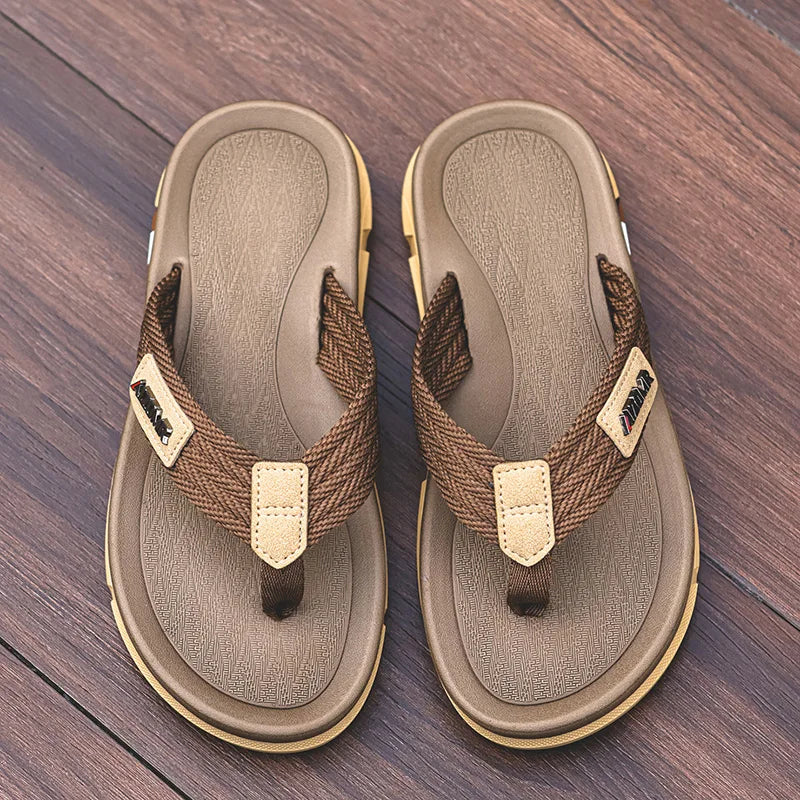 Stylish, versatile men’s moccasin sandals with soft soles, comfortable, slip-resistant, and durable, perfect for outdoor use.