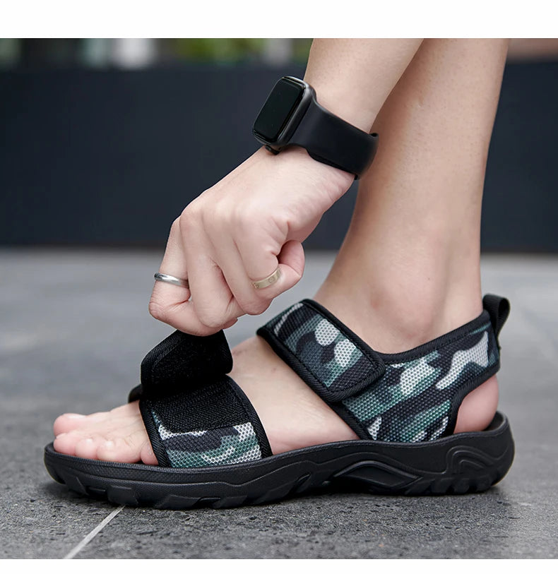 Men Sandals Summer Leisure Beach Holiday Outdoor Male Retro Comfortable Casual Sandals Breathable Mesh Men Flip Flops