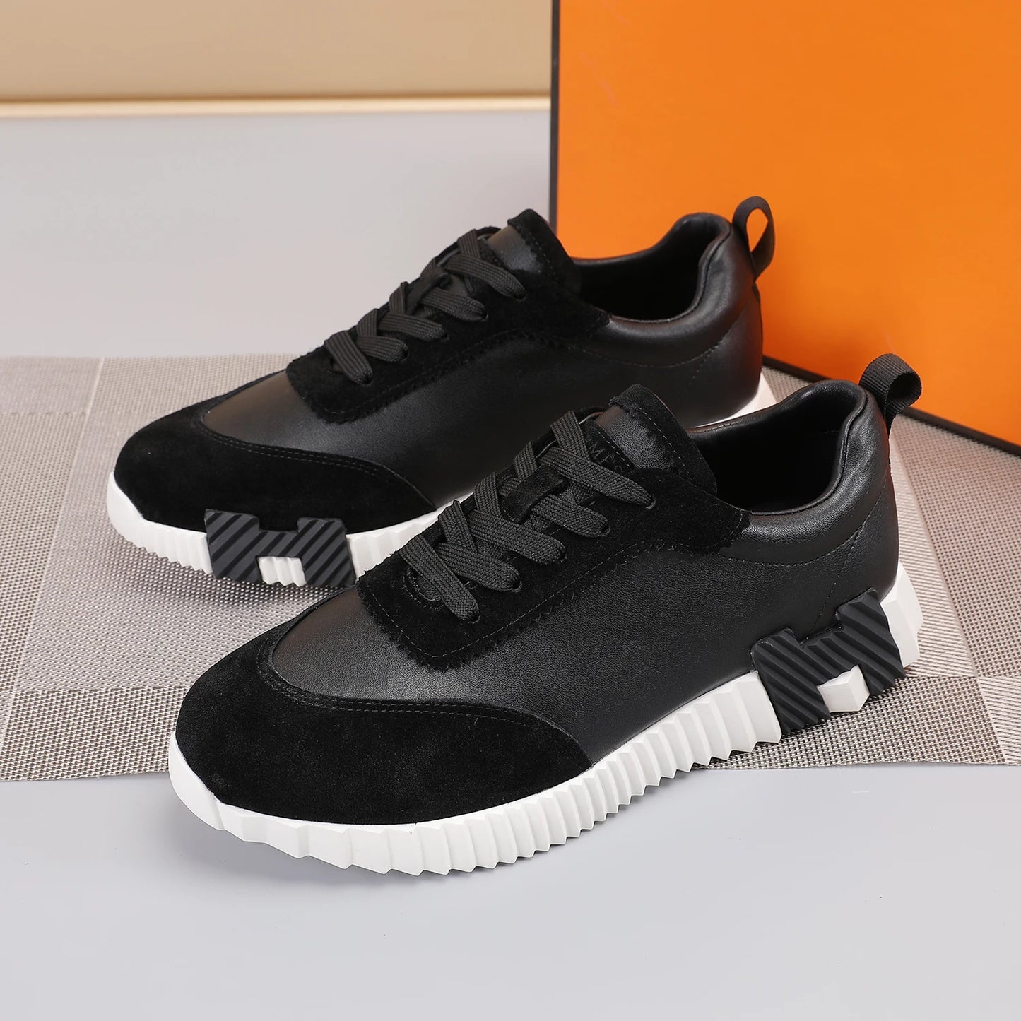 Leather Men's Shoes Comfortable Breathable British Style Casual Running Shoes Fashionable Board Shoes round Toe Thick Bottom