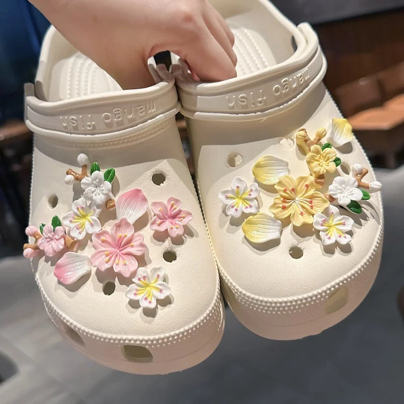 New Hot Fashion shoe Charms for Creative Branches and Flowers Clogs Shoe Buckle Cute shoe Accessories Decoration for Girls Gift