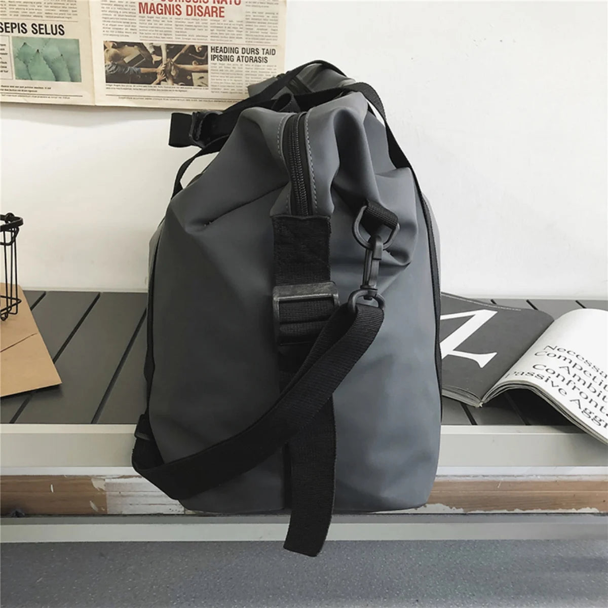 Handheld travel bag, large capacity sports and fitness bag, lightweight storage luggage bag, one shoulder crossbody travel bag