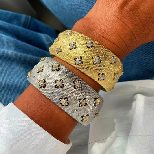European and American Light Luxury Style 18K Gold Texture Inlaid Diamond Flower Brushed Bangles and Rings Set