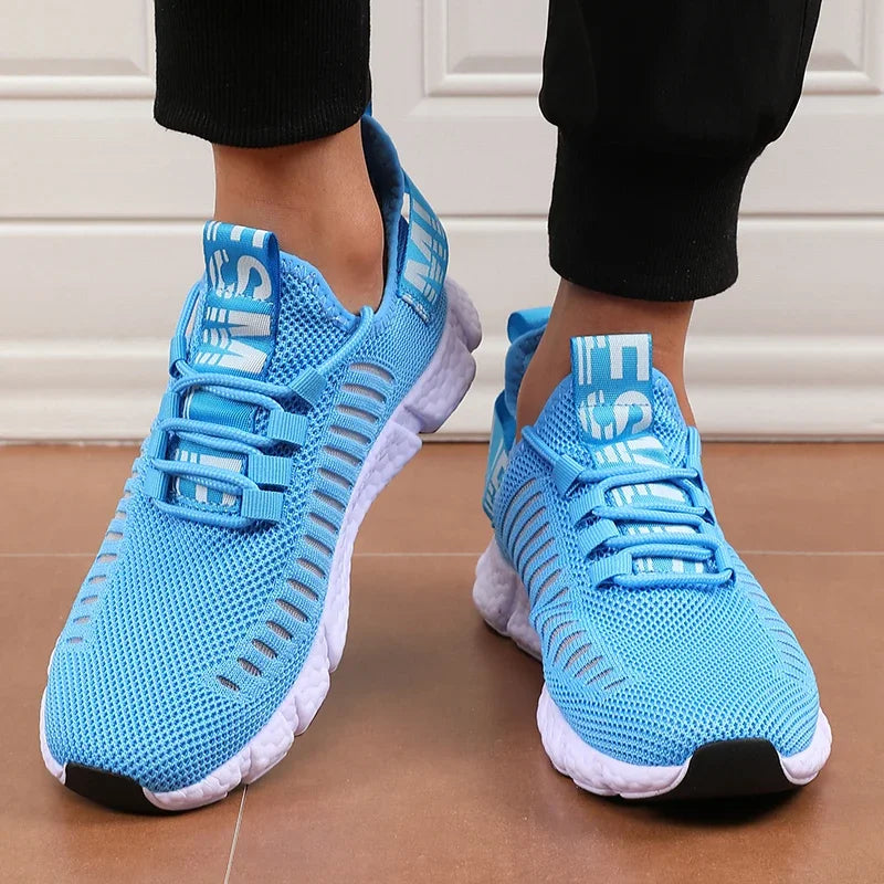 New Men's Sports Shoes with Cushioning Mesh Speculative Stage Hiking Shoes Anti Slip Comfortable Lightweight Gym Training Shoes