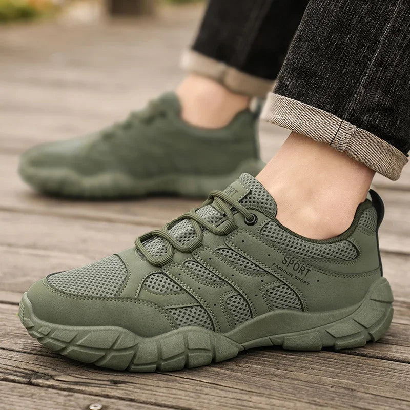 Running Shoes Men's Comfortable Thick Soled Shoes 2025 Popular Lace Up Vulcanized Shoes Green Casual Sports Zapatillas Di Marca
