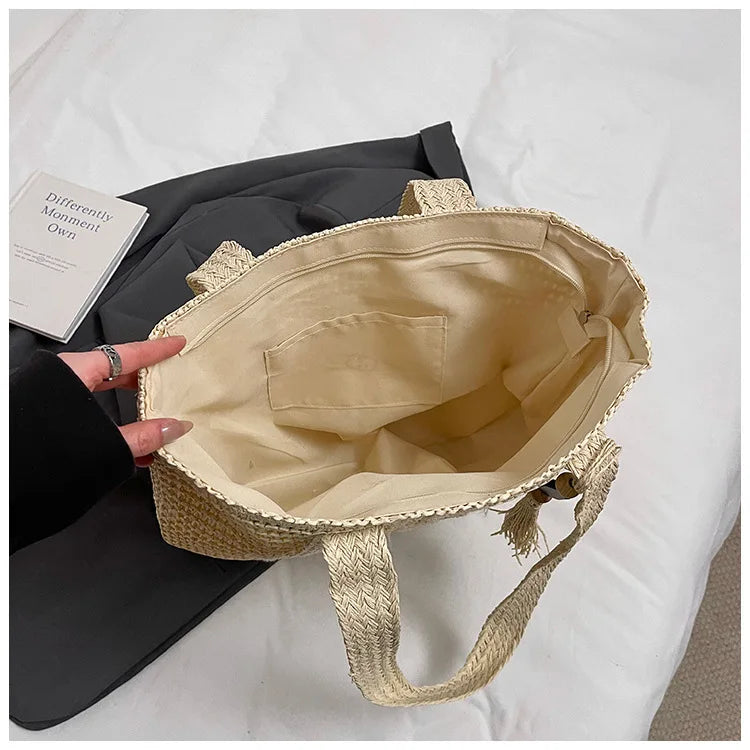 Straw woven bag, women's new versatile large capacity commuting tote bag, fashionable and stylish vacation bag