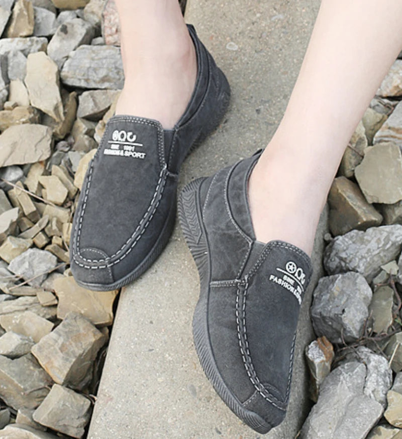 Luxury Designer Men's Canvas Shoes Slip on Casual Shoes Denim Male Loafers Soft Driving Moccasin Outdoor Breathable Men Sneakers