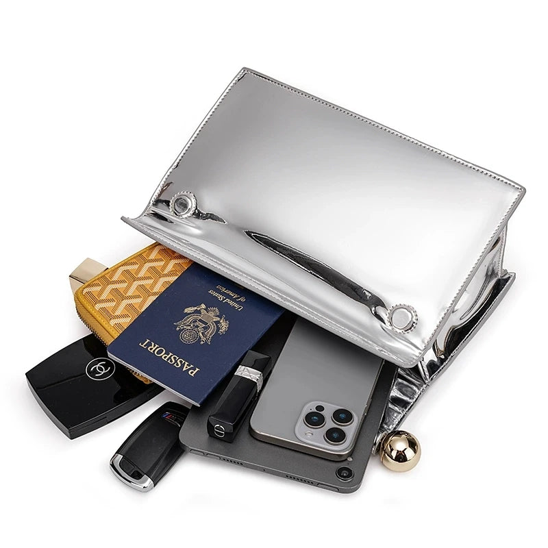 A New Luxury, Fashionable and Niche Rolled-up Clutch Bag for Women, A Versatile Folding Chain Single-shoulder Crossbody Bag